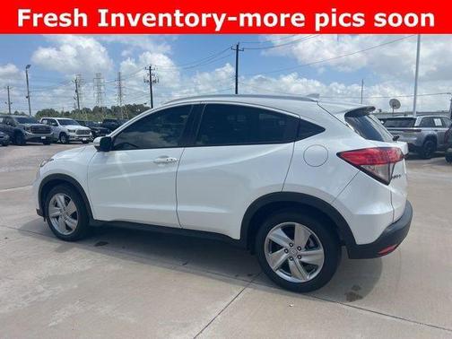 White 2019 Honda HR-V EX