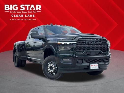 Diamond Black Crystal Pearlcoat 2026 RAM 3500 Limited