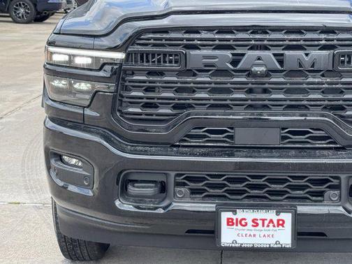Diamond Black Crystal Pearlcoat 2026 RAM 3500 Limited