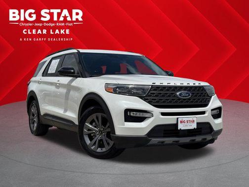 White Metallic 2022 Ford Explorer XLT
