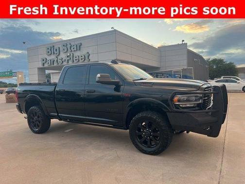 Diamond Black Crystal Pearlcoat 2022 RAM 2500 Laramie