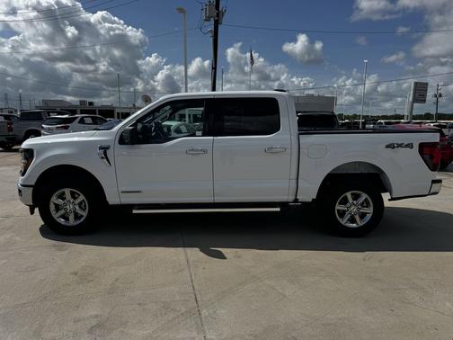 Oxford White 2024 Ford F-150 XLT
