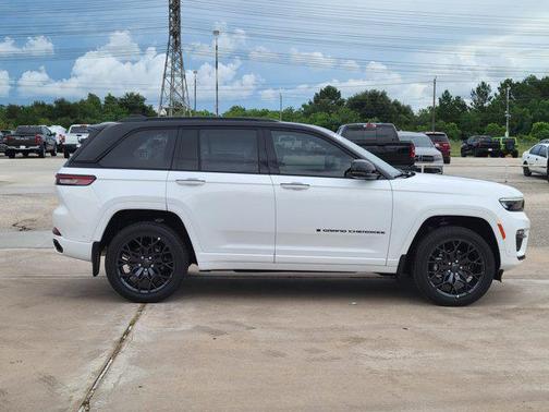 2025 Jeep Grand Cherokee Summit