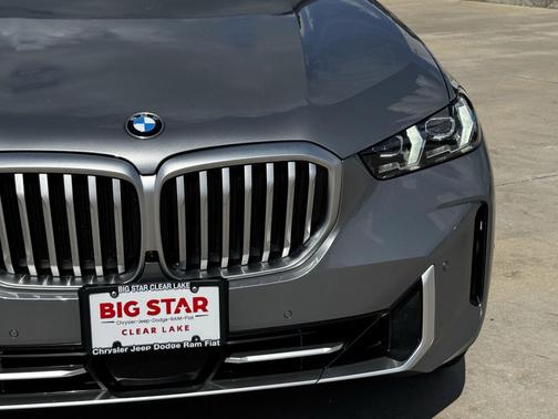 Skyscraper Grey Metallic 2025 BMW X5 xDrive40i