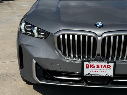 Skyscraper Grey Metallic 2025 BMW X5 xDrive40i