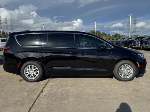 2026 Chrysler Pacifica L