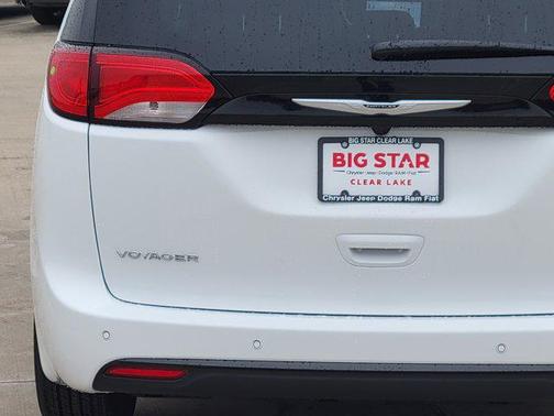 2026 Chrysler Voyager LX