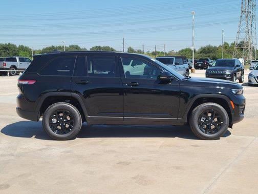2025 Jeep Grand Cherokee Altitude