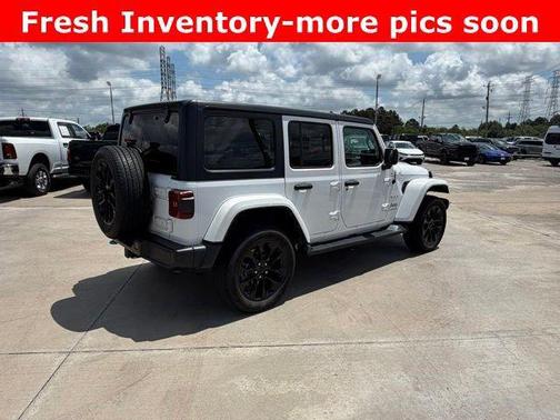Bright White Clearcoat 2023 Jeep Wrangler 4xe Sahara