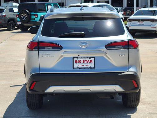 2024 Toyota Corolla Cross XLE