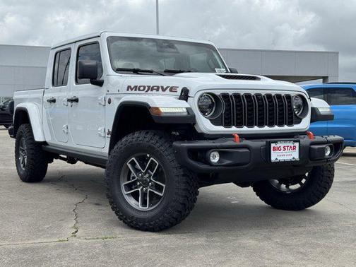 Bright White Clearcoat 2026 Jeep Gladiator Mojave X