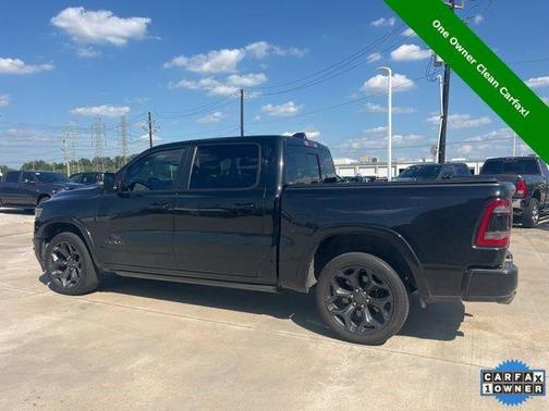 Diamond Black Crystal Pearlcoat 2021 RAM 1500 Limited