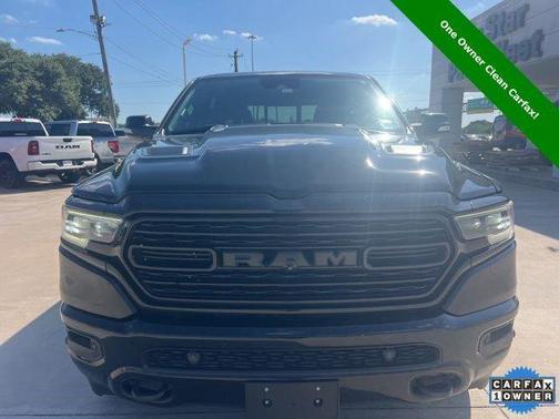 Diamond Black Crystal Pearlcoat 2021 RAM 1500 Limited