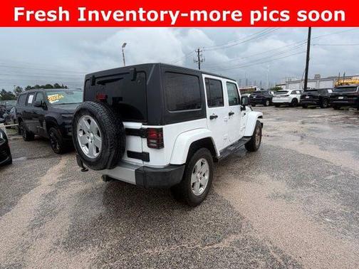 Bright White Clear Coat 2011 Jeep Wrangler Unlimited Sahara