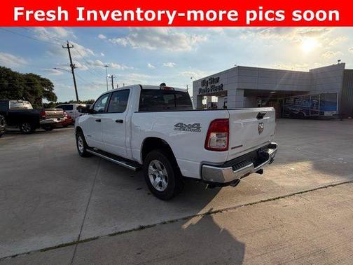 Bright White Clearcoat 2024 RAM 1500 Big Horn/Lone Star