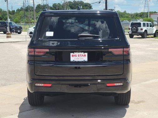 2025 Jeep Wagoneer Series II Carbide