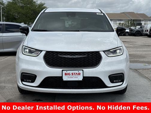 Bright White Clearcoat 2026 Chrysler Pacifica L