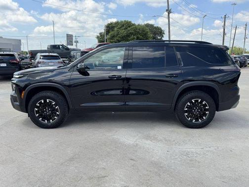 Mosaic Black Metallic 2025 Chevrolet Traverse AWD Z71
