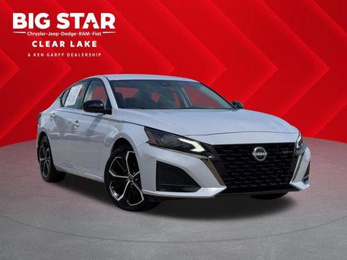 Gray Sky Pearl 2025 Nissan Altima SR