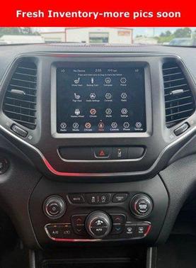 Bright White Clearcoat 2022 Jeep Cherokee Trailhawk