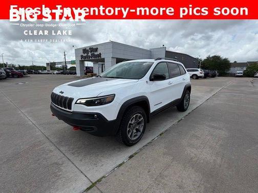 Bright White Clearcoat 2022 Jeep Cherokee Trailhawk