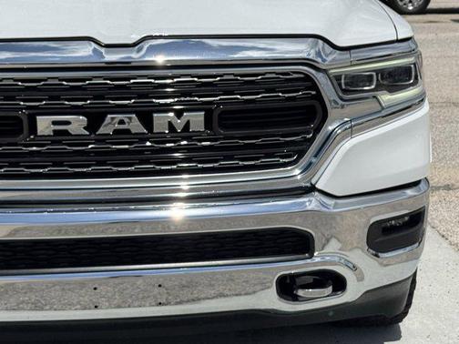 Bright White Clearcoat 2024 RAM 1500 Limited
