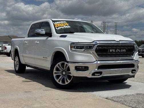 Bright White Clearcoat 2024 RAM 1500 Limited