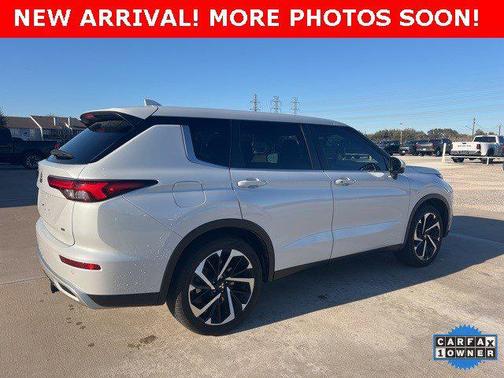 2023 Mitsubishi Outlander SE