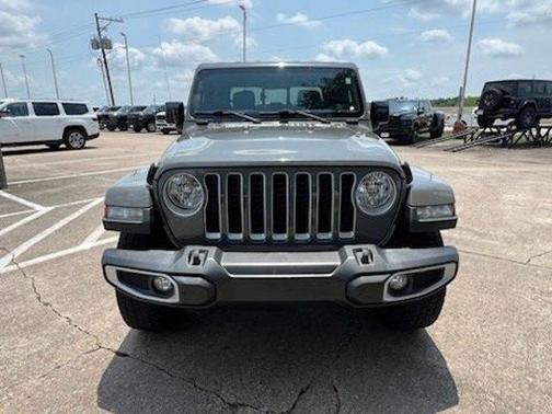 2022 Jeep Gladiator Overland