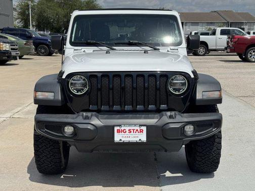Bright White Clearcoat 2021 Jeep Wrangler Willys