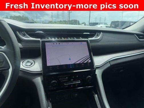 Bright White Clearcoat 2023 Jeep Grand Cherokee Limited