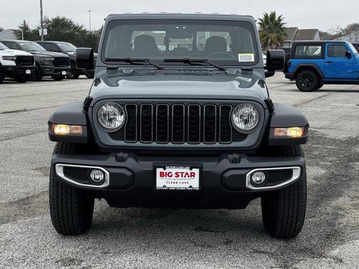 2026 Jeep Gladiator Sport