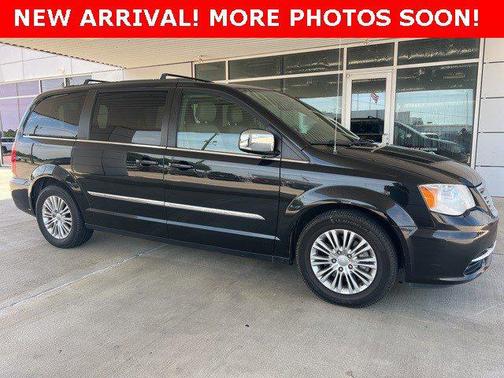 2015 Chrysler Town & Country Touring-L