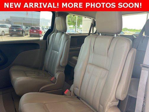 2015 Chrysler Town & Country Touring-L