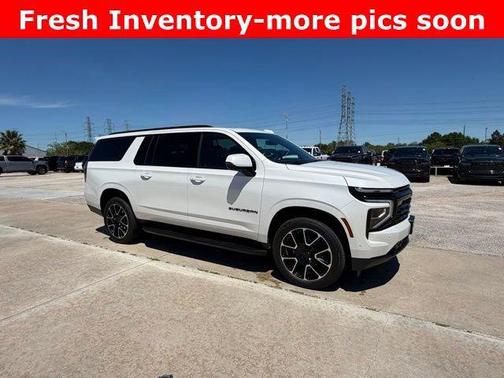 Iridescent Pearl Tricoat 2025 Chevrolet Suburban RST