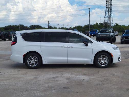 2026 Chrysler Pacifica L