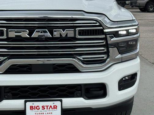 Bright White Clearcoat 2025 RAM 2500 Laramie