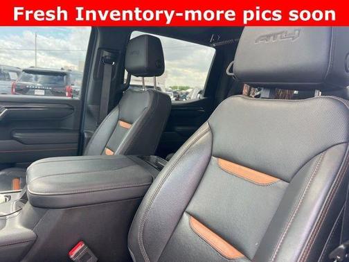 White 2023 GMC Sierra 1500 AT4