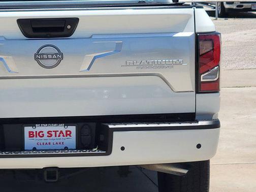 2023 Nissan Titan Platinum Reserve
