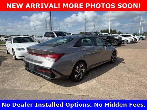 Fluid Metal 2024 Hyundai ELANTRA Limited