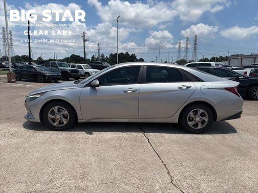 Shimmering Silver Pearl 2021 Hyundai ELANTRA SE