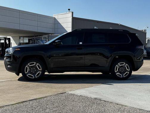 2026 Jeep Cherokee Laredo