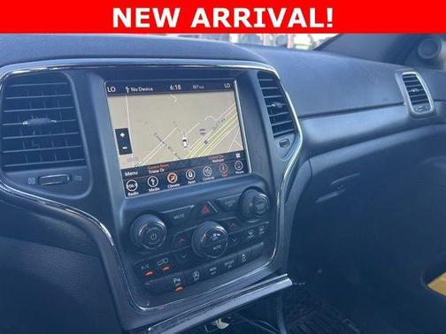 Diamond Black Crystal Pearlcoat 2018 Jeep Grand Cherokee Altitude
