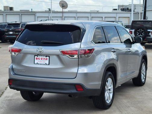 2016 Toyota Highlander LE