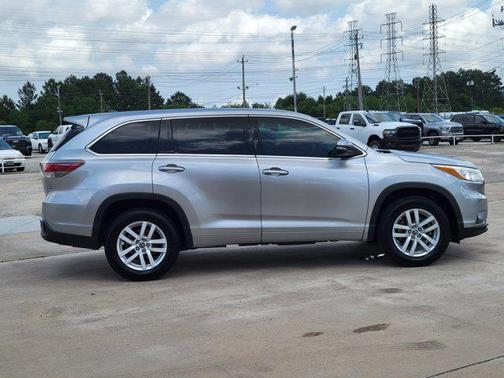 2016 Toyota Highlander LE
