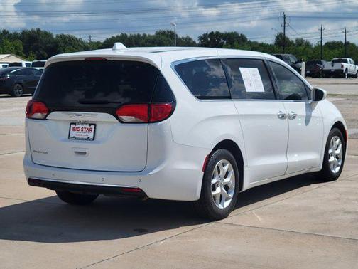 2020 Chrysler Pacifica Touring