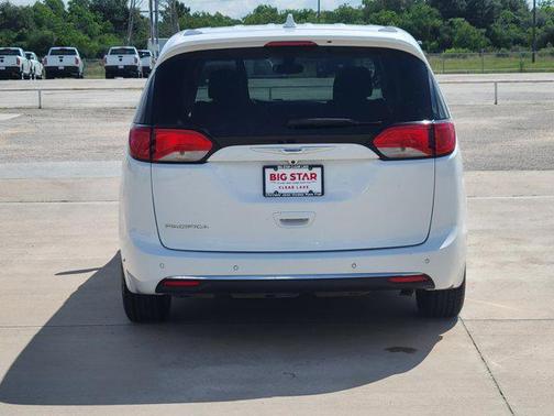 2020 Chrysler Pacifica Touring