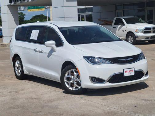 2020 Chrysler Pacifica Touring
