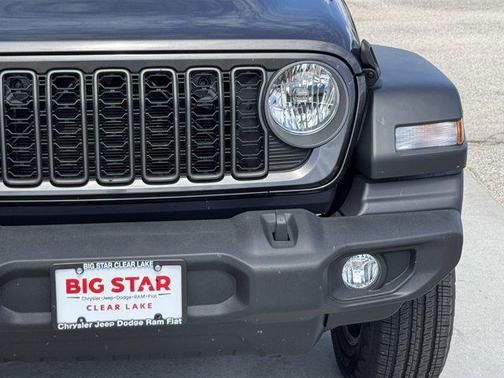 Granite Crystal Metallic Clearcoat 2026 Jeep Wrangler Sport
