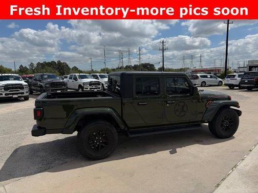 Sarge Green Clearcoat 2022 Jeep Gladiator Altitude